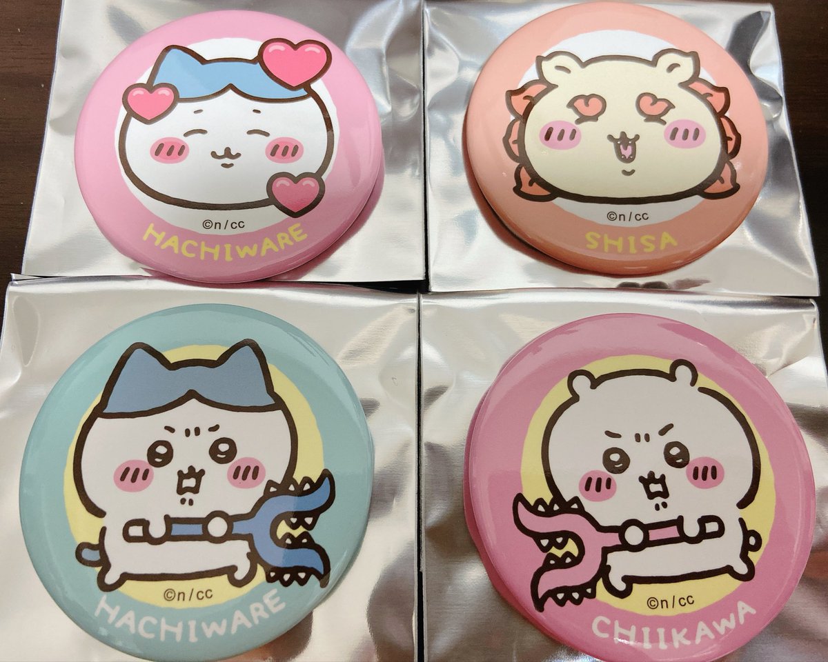 mimomonmi33's tweet photo. 家の近くのファミマに缶バッジだけ
あった(՞⸝⸝o̴̶̷̥᷅ ⌑ o̴̶̷̥᷅⸝⸝՞)討伐欲しかった🌟
彼氏がみつけてくれた〜🌟🌟🌟
🚹推しのシーサーはしっかり確保してきたのに私の推しは0️⃣………。 https://t.co/EnhTRUROEV
