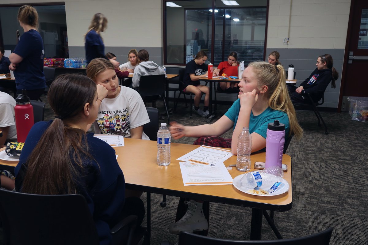 HerNextPlay's tweet photo. Workshop 1 Recap: Earlier this week, we started another workshop series with @SSPGirlsHockey! We talked with this energetic group about the value of having a team motto and did some exercises to help them #PlayBold.🏒⛸ https://t.co/I3KH4v9lMW