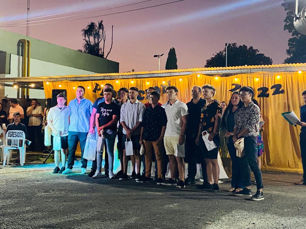 Aapresid Pergamino- Colon, un año más acompañando el CAPLA en la Escuela Agrotecnica de Pergamino.
Agradecemos la participación de <a href="/Aapresid_PC/">Aapresid Pergamino-Colón</a> <a href="/CosecharOk/">Cosechar S.A</a> <a href="/FranklinBoglich/">Agencias</a> <a href="/BFF_Agric_Testa/">Agricola TestaBFF</a> @Bayer4CropsAR y felicitar a los alumnos que se capacitaron.