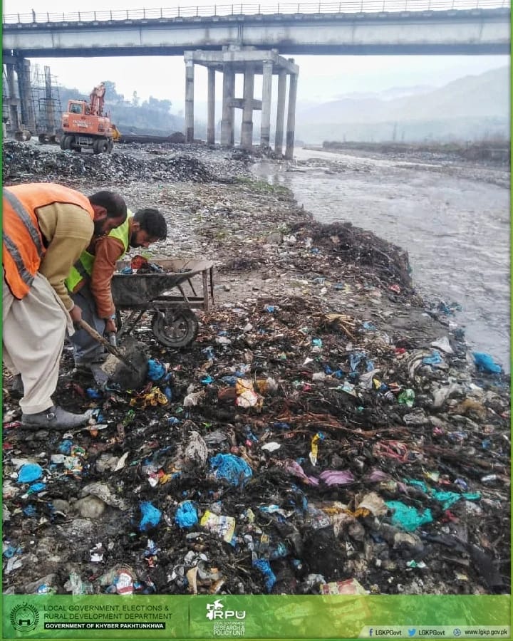 LGKP_RPU's tweet photo. تحصیل میونسپل انتظامیہ (TMA) حویلیاں شہر کی صفائی کو یقینی بنانے کے لیے اپنے تمام وسائل بروئے کار لا رہی ہے۔
خدمت ہوتی رہے۔ ترقی بڑھتی رہے۔
#LGDeliveringResults https://t.co/9eeMdSCynq