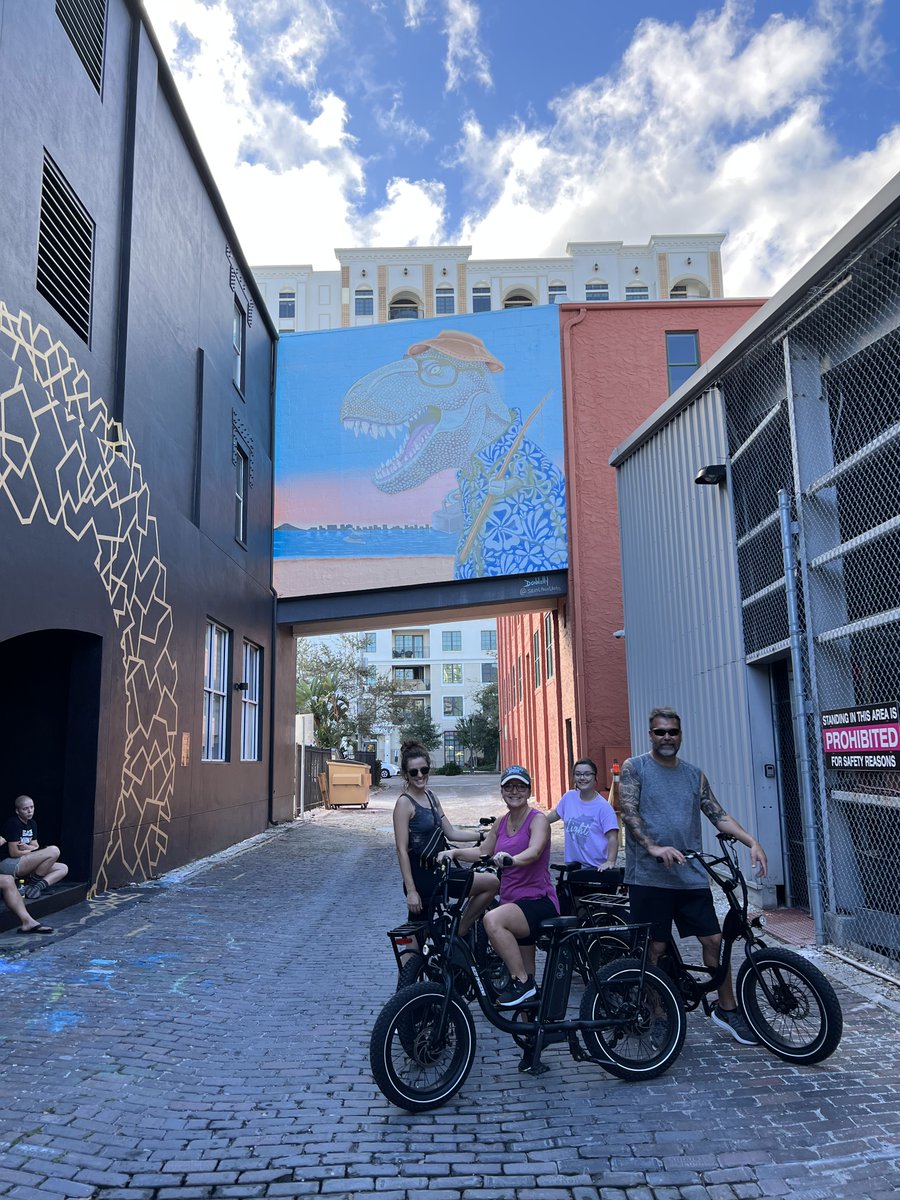 Everywhere has something unique and cool if you just take a second to look for it! This fun mural by Derek Donnelly is hidden behind the Morean Arts Center.

#thingstodostpete #thingstodostpetebeach #buybeachesfirst #carfreestpete #stpeterising #stpeteisawesome #stpetemuraltour