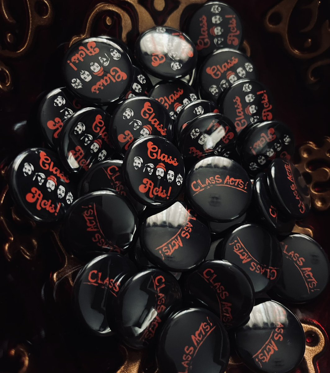 ItsClassActs's tweet photo. @hotelcongress plaza tonight @ 5pm! Come grab a button! https://t.co/TaGoPSHakB