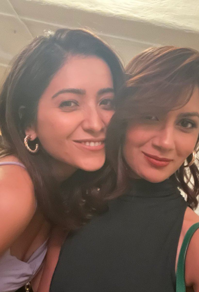 Gin-gle all the way 🎄🍸🌃 at #SipSmith launch party!

#SritiJha #DrashtiDhami #AshaNegi
#KaranWahi #ArjitTaneja #NiaSharma