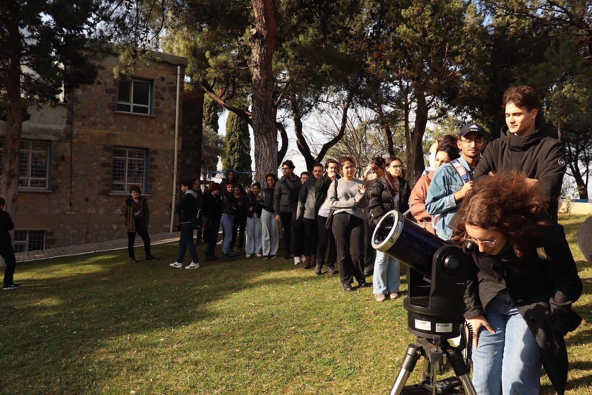 euastroege's tweet photo. 16 Aralık 2022 tarihinde gerçekleştirdiğimiz Ege Üniversitesi Gözlemevi ziyaretimizden görüntüler.🪐 
Bir sonraki etkinliğimizde görüşmek üzere. Gökyüzünüz açık olsun! https://t.co/USLlJSmucE