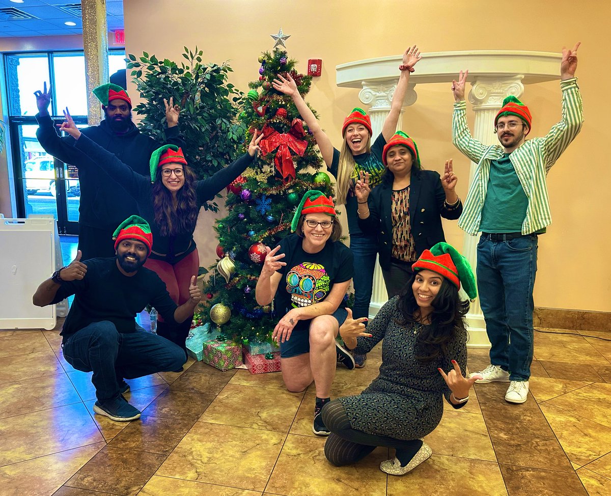 TheSudheev's tweet photo. The Elves are all set to welcome the Santa at @InfosysUSA #phoenix Holiday Party 🎉 

#LifeAtInfy #InfyHolidayParties #InfyPhoenixHub #iSocialsPHXHUB 
@itsadityadhal @Infosys https://t.co/x3fWiI60pU