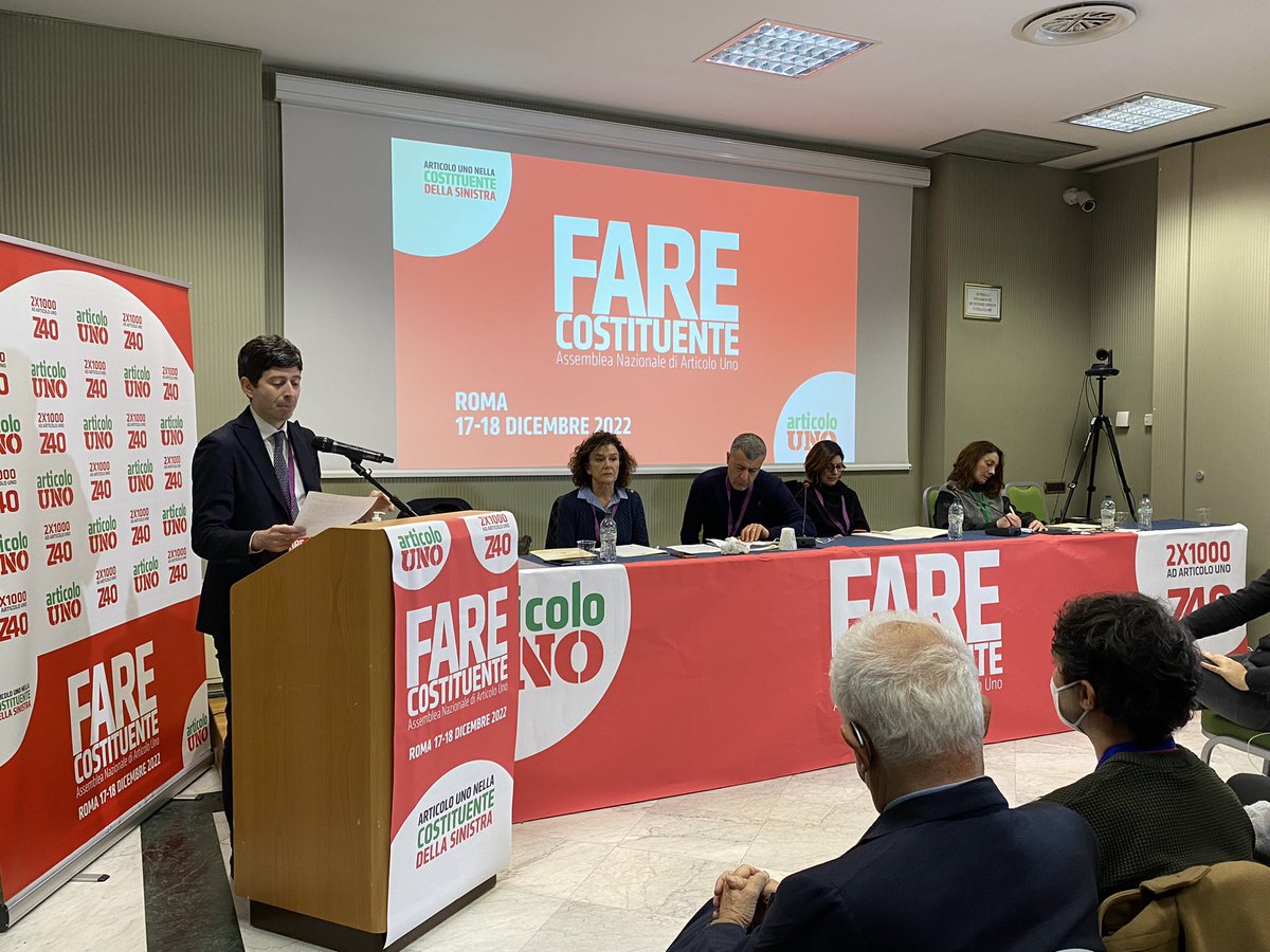 Non possiamo permettere che il cuore del confronto tra maggioranza e opposizione sia su altro che sulla questione sociale. <a href="/robersperanza/">Roberto Speranza</a> #farecostituente