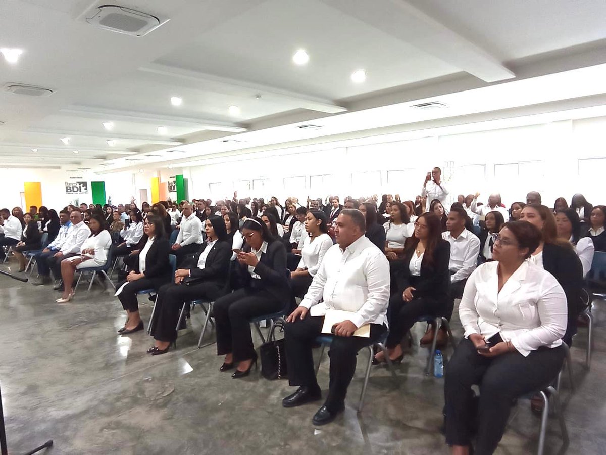 Skarlet_DPM's tweet photo. Conferencia con FRANCISCO CANTIZANO NADAL, Director de Protocolo y Ceremonial de Estado del MIREX, en el marco de la Clausura CURSO DE PROTOCOLO Y CEREMONIAL DE ESTADO organizado por la Escuela de Relaciones Internacionales de UNICARIBE.
#UniCaribeRRII
@ElicFernandez https://t.co/xGEykvQbSs