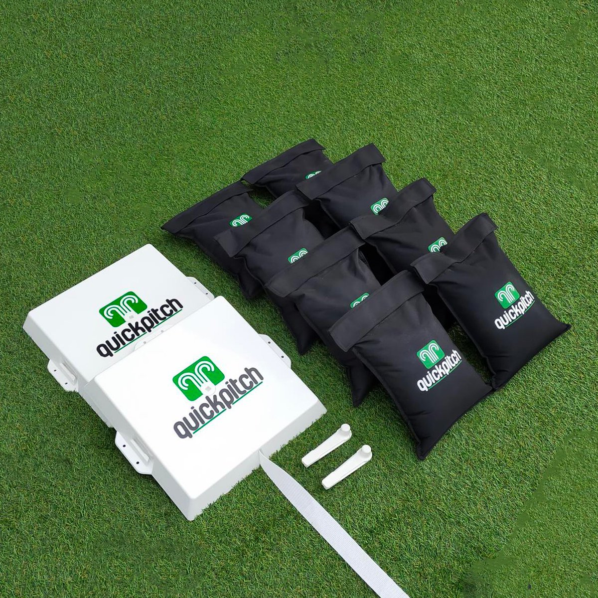 📢 Quick Pitch Can be used on ANY Surface! Take Your Line Marking Kit to ANY 3G/4G Surface and Make Your Own Pitch ⚽️🏉

#quickpitchonline #footballtraining #trainingequipment #sportsequipment #worldcup #football #rugbytraining