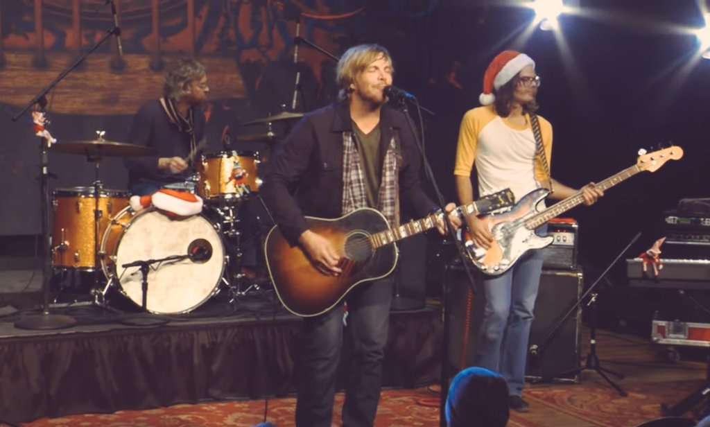 TXmusicTV's tweet image. The next 2 weekends' episodes of The #TexasMusic Scene with @JackIngram is the Best of our Christmas Specials 📺🎸🎤 🎅🎄🧑‍🎄
Featuring: #JackIngram @KevinFowler @caseydband @recklesskelly @themotorcars @Jeffcrosbymusic #RadneyFoster Merry Christmas!
texasmusicscene.com/where-to-watch/