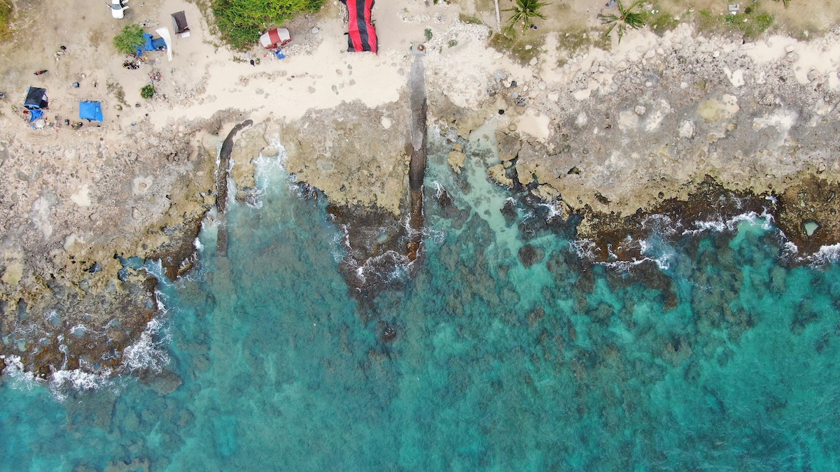 Oceanit's tweet photo. #SiteSaturday #Dronephotos - The Waianae Treatment Plant #outfall was in dire need of repair to protect the nearshore waters. Oceanit #engineers performed an environmental survey to understand how the new work would impact the ecosystems of nearby organisms. #Coastalengineering https://t.co/dO6S8XDw8y