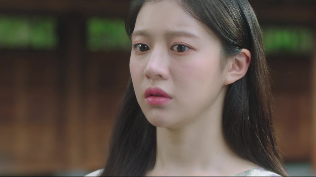 It doesn't even occur to Yeong that Jang Uk might have saved her until Dang-gu tells her about it because of the gruff and cold way he treats her. His actions belie his words, just like hers did when she was his master and showed she cared.
#AlchemyOfSoulsS2 #AlchemyOfSouls2Ep3