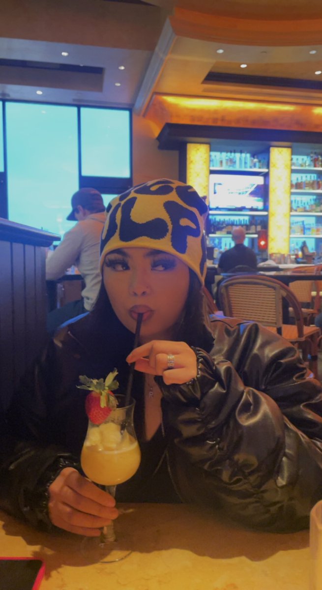 Angxl_espino's tweet photo. We 🫶🏻 Cheesecake Factory 🧀🍰🏭 https://t.co/zkC3HsSgrX
