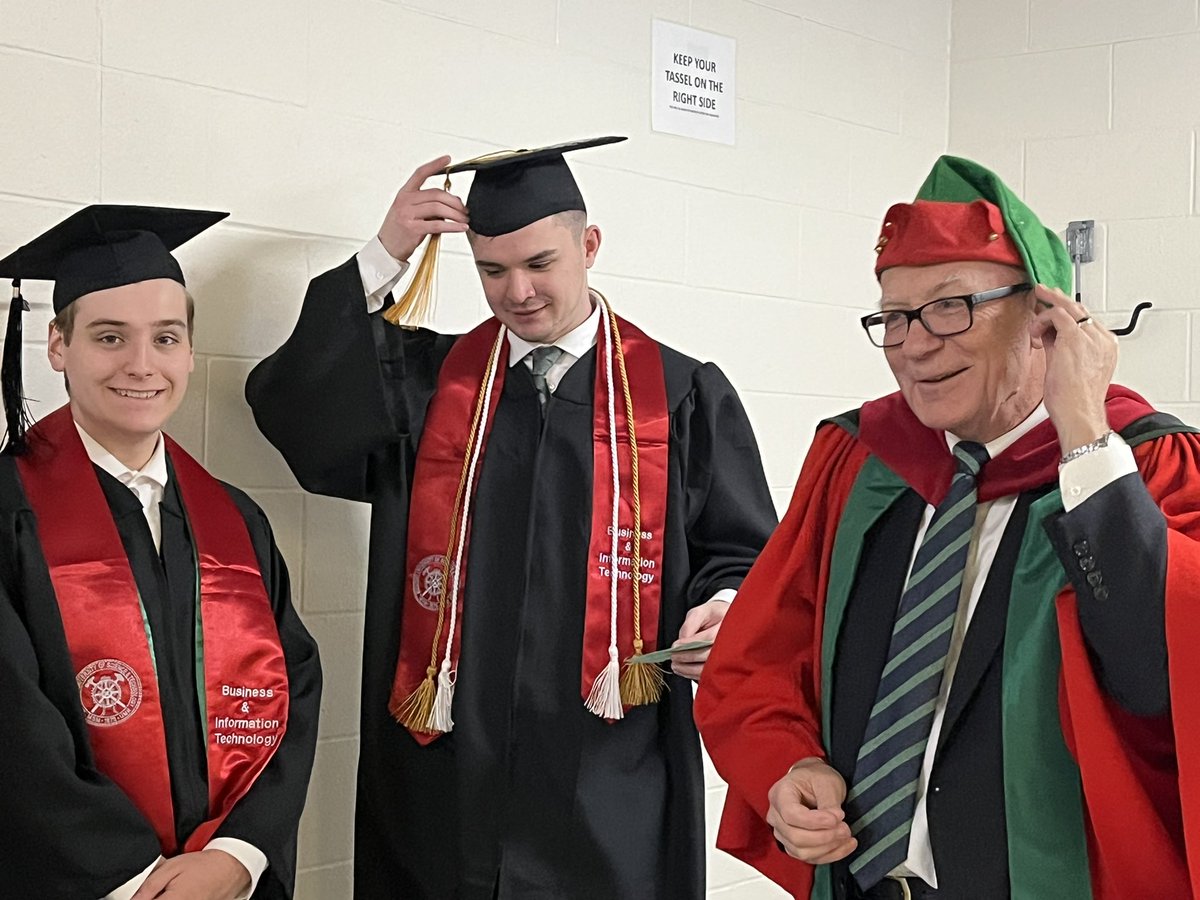 Center4ERP's tweet photo. Provost Potts congratulates 1st ever #KummerCollege graduates from the Dept. of Business & Technology @MissouriSandT https://t.co/kSdsyNkrwV
