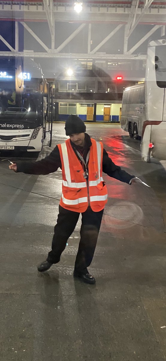 aukoeninn's tweet photo. @nationalexpress this man here at london Victoria station is a horrible racist and extremely rude. He just publicly called a black man seeking information and travelling on the national express coach an animal as he does not like black people!!@TfL https://t.co/dn541bsqVt