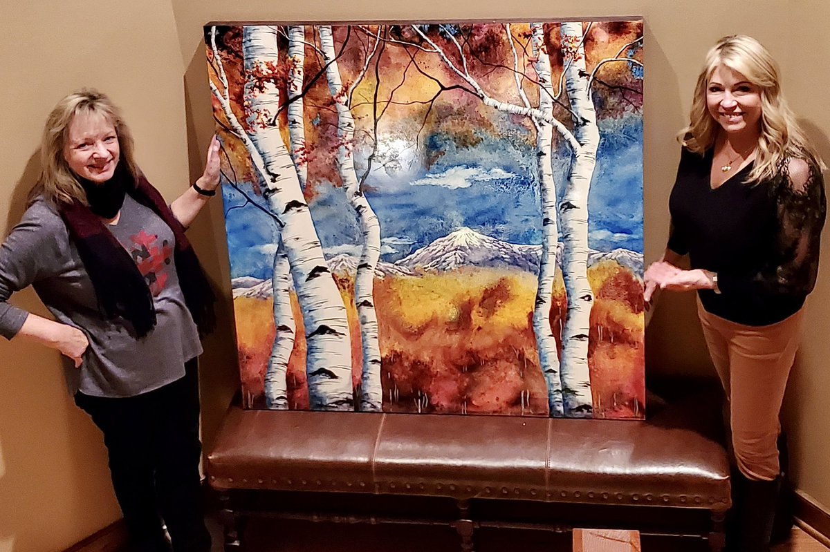 anjigrainger's tweet photo. So fun to deliver my commission piece! It looks amazing in their house. #bluepansycottagearts https://t.co/zSl8VxEFKT