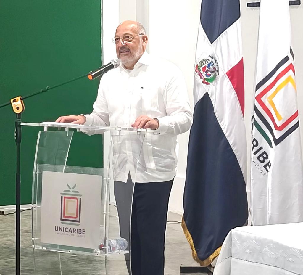 Skarlet_DPM's tweet photo. Conferencia con FRANCISCO CANTIZANO NADAL, Director de Protocolo y Ceremonial de Estado del MIREX, en el marco de la Clausura CURSO DE PROTOCOLO Y CEREMONIAL DE ESTADO organizado por la Escuela de Relaciones Internacionales de UNICARIBE.
#UniCaribeRRII
@ElicFernandez 
@mberiguete https://t.co/34stZ89vD4
