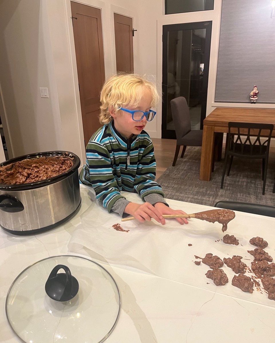 ORWish's tweet photo. Looking for that perfect holiday cookie recipe? 🍪 Our Make-A-Wish Oregon Alumni are cooking up something special and sharing their favorites with you this holiday season. It’s safe to say that Grant from Bend had a blast mixing up this sweet dish. #WishAlumni #ORWish https://t.co/HcSO1tc5Wu