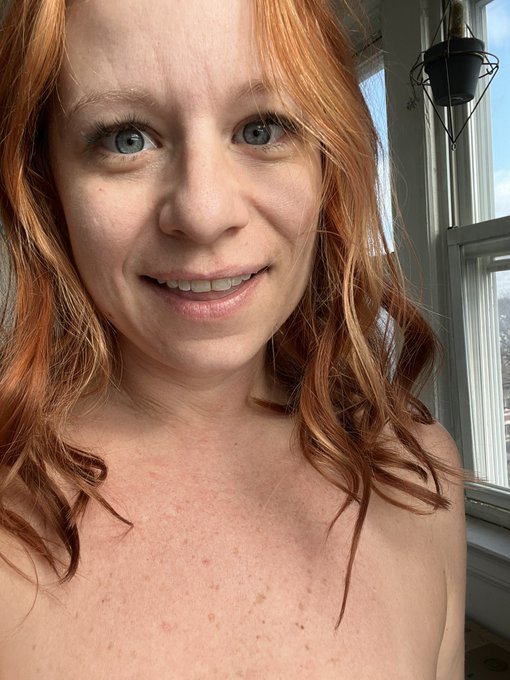 Good morning 😘 https://t.co/a9VuFdcUjb<a href="/tag/tittytuesday"class="tags"><span>#tittytuesday</span></a>