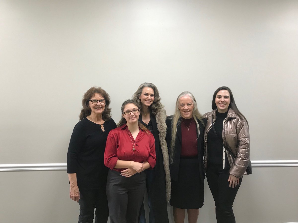 ichhstories's tweet photo. We are thinking of Greg, his family, and all of our ICHH families this holiday season. As always we appreciate this community for continuing to be active in supporting all of the cases we cover. https://t.co/hFI3mFLKc4