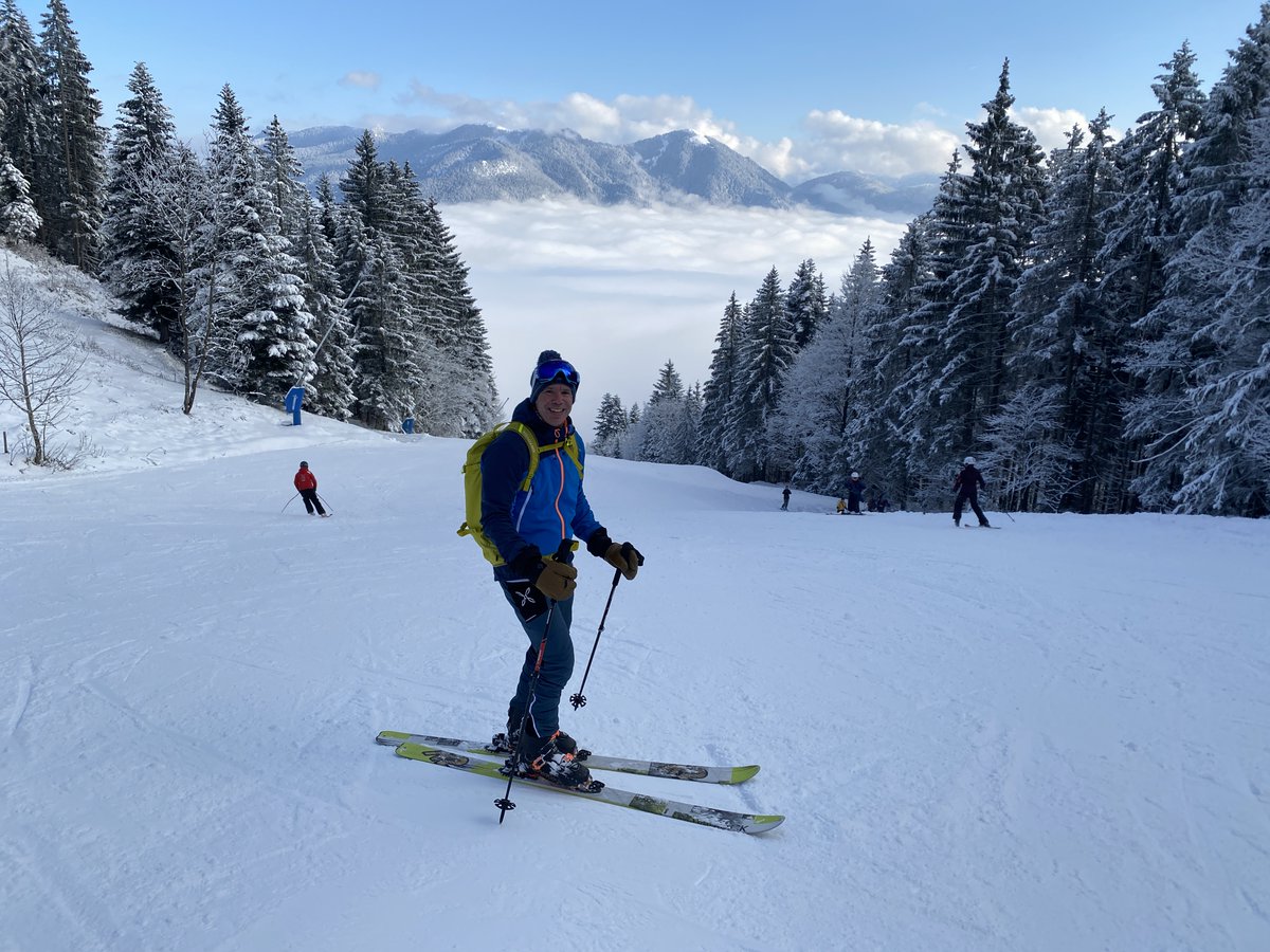 Bergreport's tweet photo. Seit heute läuft der Skiliftbetrieb am ##Brauneck. Sehr gute Abfahrtsbedingungen! Die Skitourenaufstiege indes leiden teils noch arg unter Mangel an Naturschnee.
https://t.co/ckfTL9XmM9 https://t.co/k5k3XcQSns