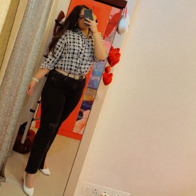 Jayantika02's tweet photo. #NewProfilePic https://t.co/CwV5J1zmC2