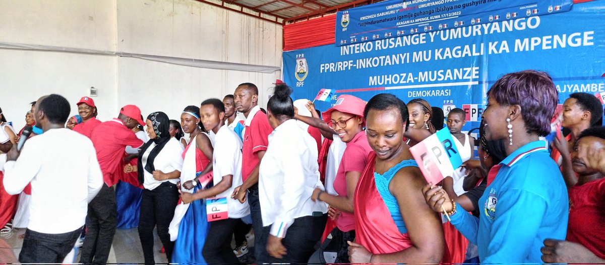 KamanziJeanBos3's tweet photo. Byari ibyishimo uyu munsi mu Kwizihiza Isabukuru y'imyaka 35 Umuryango RPF Inkotanyi umaze uvutse mu Kagari ka Mpenge, Umurenge wa Muhoza @MusanzeDistrict! Banyamuryango mwakoze cyaneee! @ramuli_janvier @AMpuhwe @NyirarugeroD @RpfMusanze @UrugagaI @manzijp @MMusanze @rpfinkotanyi https://t.co/8kRoKTz21m
