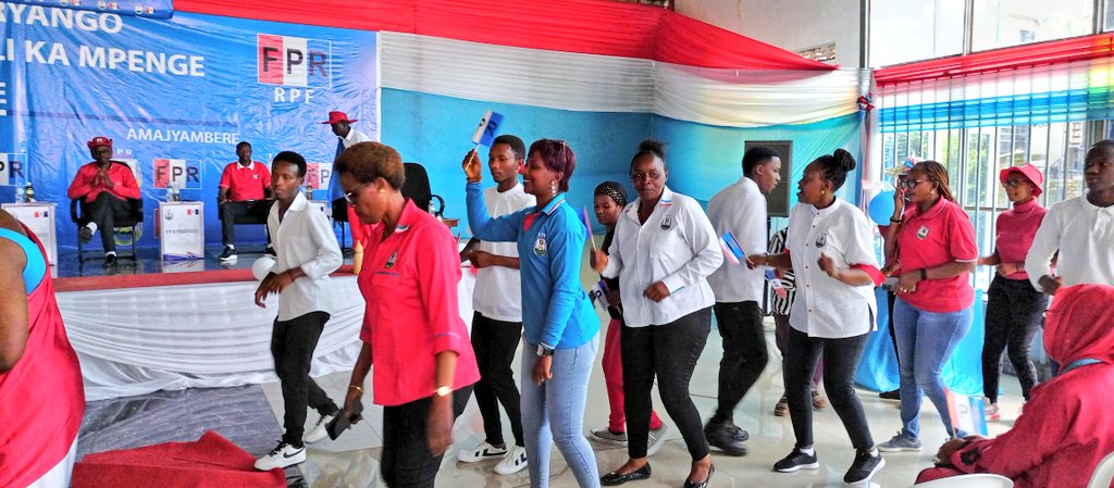 KamanziJeanBos3's tweet photo. Byari ibyishimo uyu munsi mu Kwizihiza Isabukuru y'imyaka 35 Umuryango RPF Inkotanyi umaze uvutse mu Kagari ka Mpenge, Umurenge wa Muhoza @MusanzeDistrict! Banyamuryango mwakoze cyaneee! @ramuli_janvier @AMpuhwe @NyirarugeroD @RpfMusanze @UrugagaI @manzijp @MMusanze @rpfinkotanyi https://t.co/8kRoKTz21m