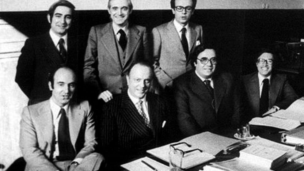 PEDRO SÁNCHEZ: «Nosotros alumbramos la Constitución hace más de 40 años cuando la derecha estaba en otra cosa»

Alumbramos…

—3 de UCD
—1 de Alianza Popular
—1 del PCE
—1 de Minoría Catalana.

—1 del PSOE
#Amosnomejodas