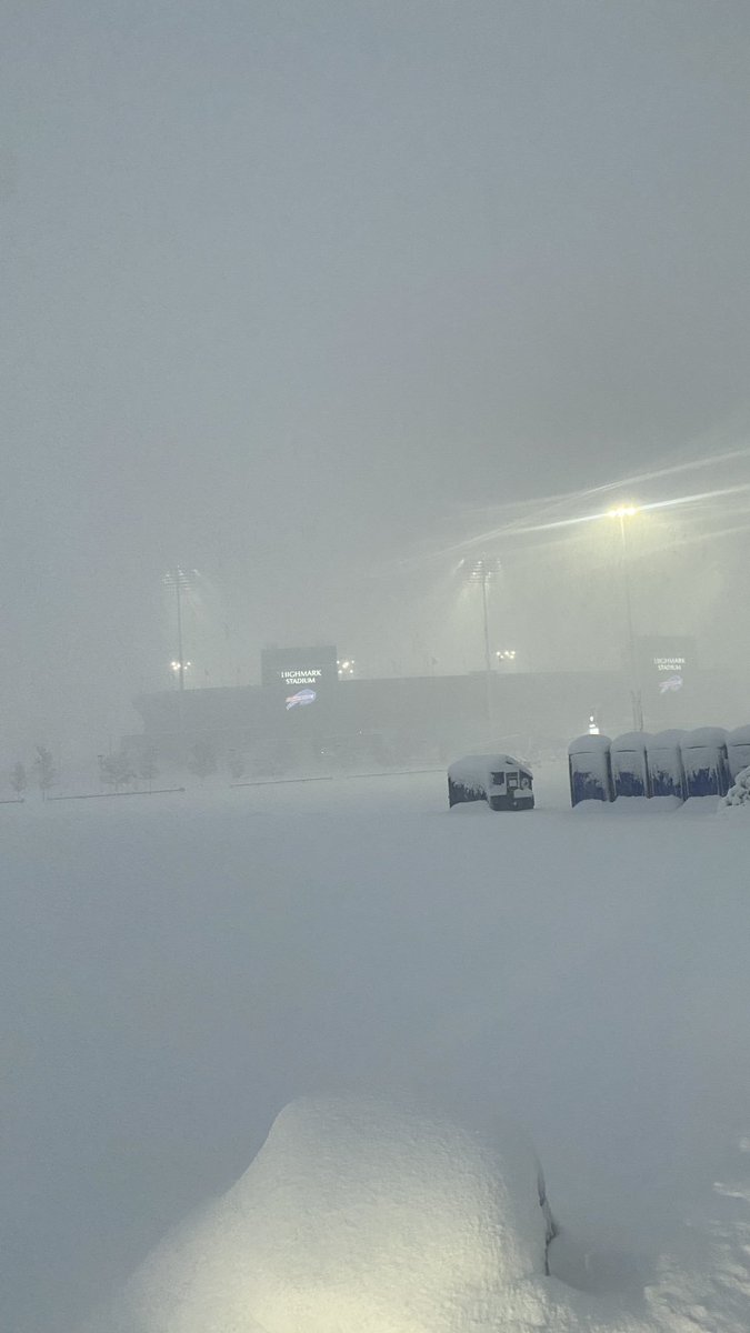 NFL Rumors (@nflrums) on Twitter photo The Buffalo Bills and Miami Dolphins' current situation outside the stadium, per <a href="/pathammer/">Patrick Hammer</a>
#FinsUp #BillsMafia The Buffalo Bills and Miami Dolphins' current situation outside the stadium, per <a href="/pathammer/">Patrick Hammer</a>
#FinsUp #BillsMafia