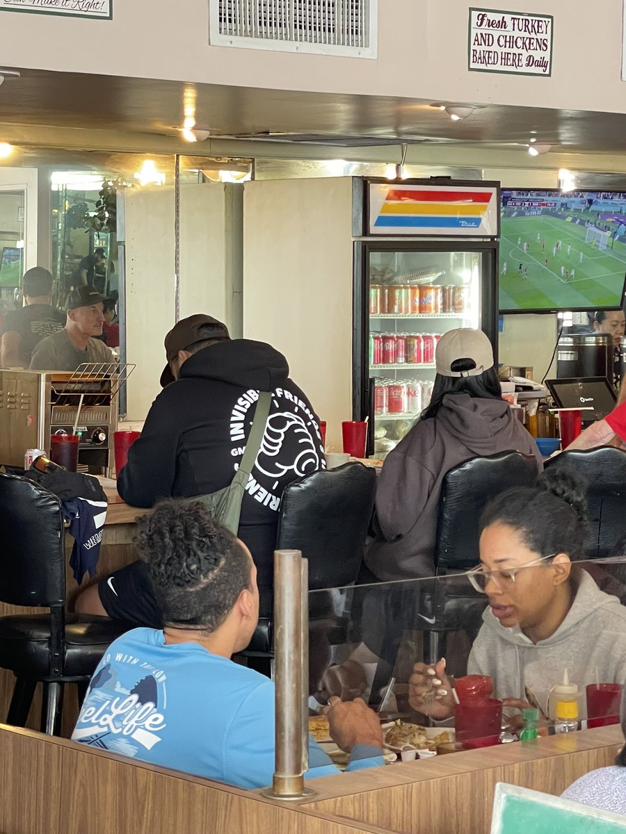 Helitzer's tweet photo. Spotted a wild @InvsbleFriends at the most fire diner in Miami. Not surprised that his taste is 👍 https://t.co/fbEX0DJlDX
