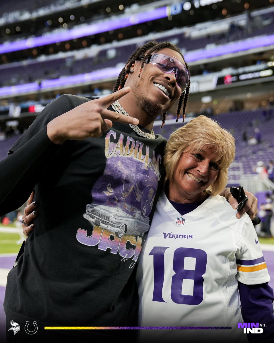 Vikings's tweet photo. Iconic. https://t.co/LiaJjsWjd8
