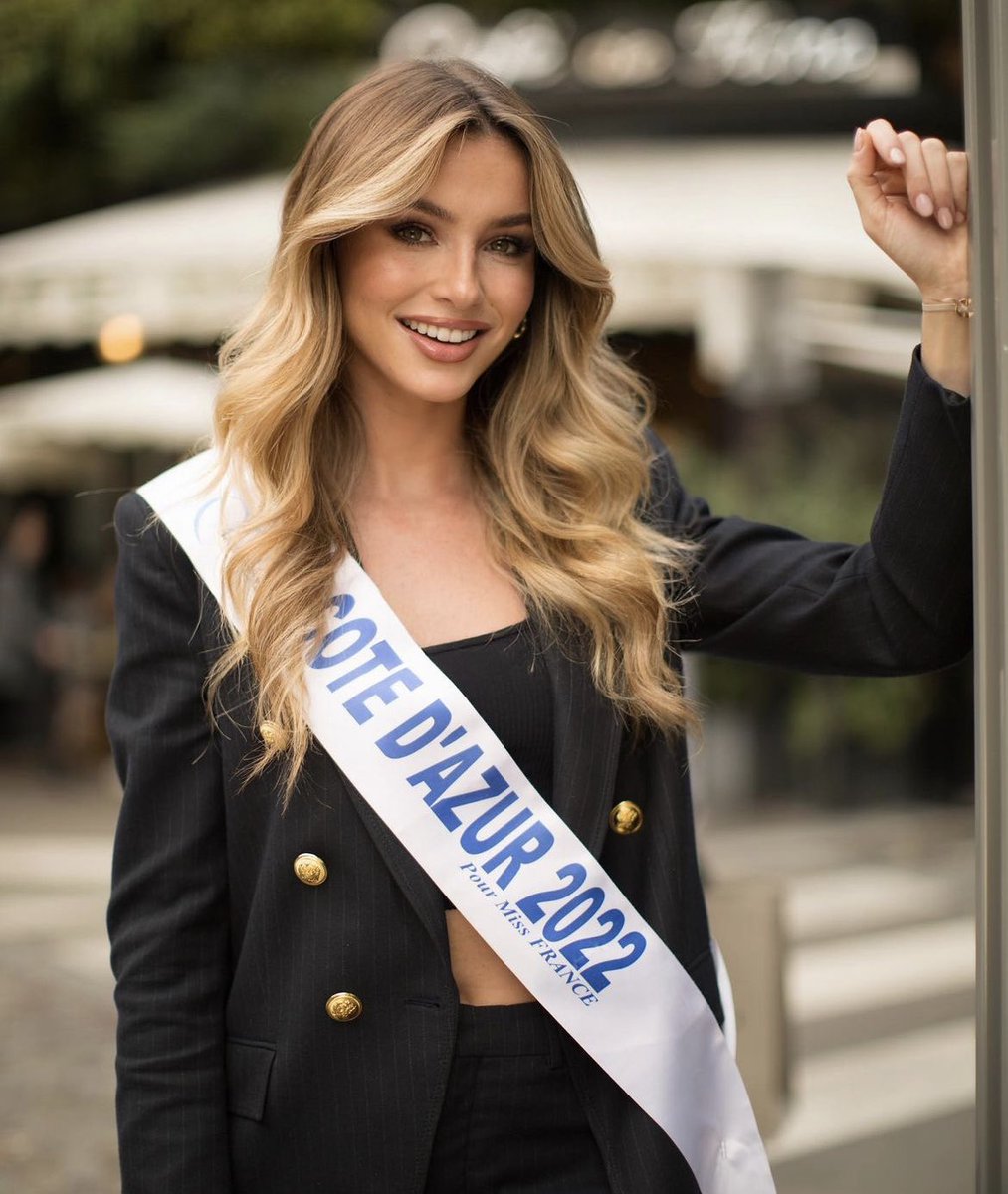sasouumk's tweet photo. Ce soir si c’est pas une des trois qui gagne je vais tout casser #MissFrance2023 https://t.co/iTGOJGDydx