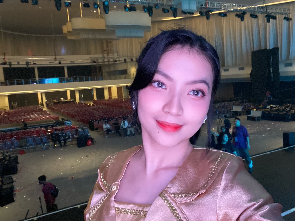 _shaniagracia31's tweet image. #JKT4811thAnnivConcert 🚀