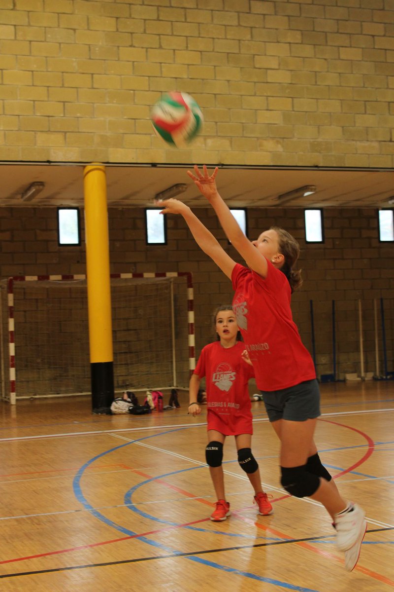 ¡NAVIDAD, NAVIDAD dulce navidad…🎶! Que mejor regalo que poder estar este verano en el campus de Llanes…. Nuevas vivencias, nuevos amigos y… nuevas experiencias!🎅🏽🎁