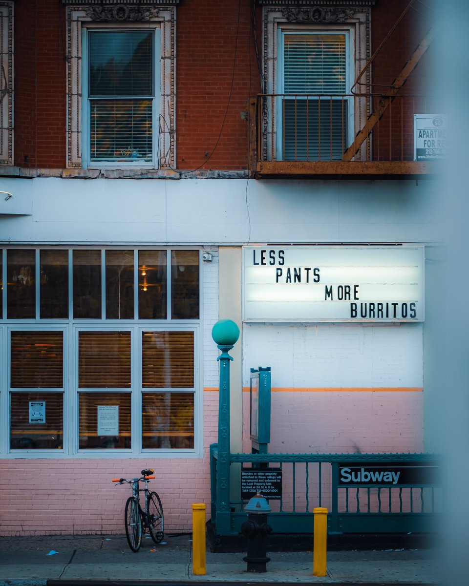 My kind of weekend 😏🌯
#streetphotography