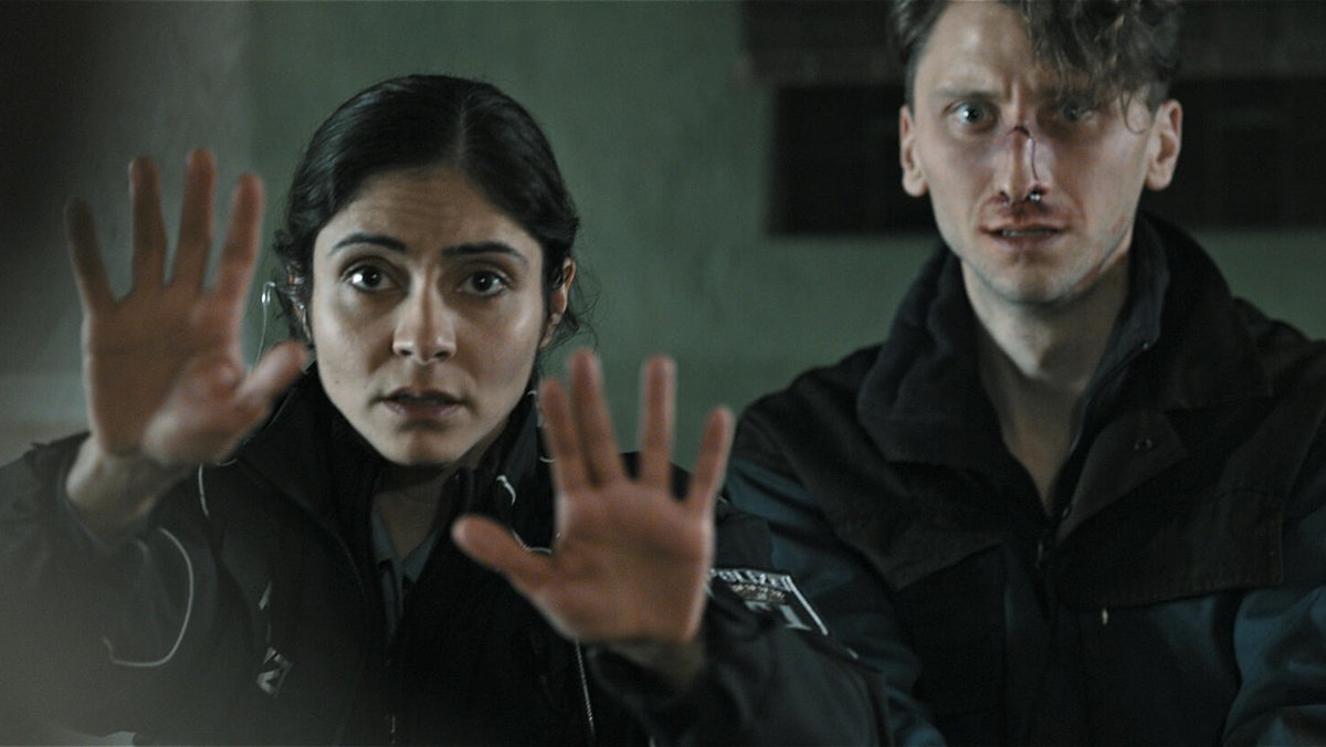 #DerLetzteMieter (2018) verbindet Thriller mit Gentrifizierungs-Drama inmitten von #Berlin. Mit wenigen Mitteln übersetzt der Film gesellschaftliche Spannungen in eine plötzlich sehr greifbare Zuspitzung eines Streits.

Bei #Netzkino: youtube.com/watch?v=alBm6d… #Mediathek