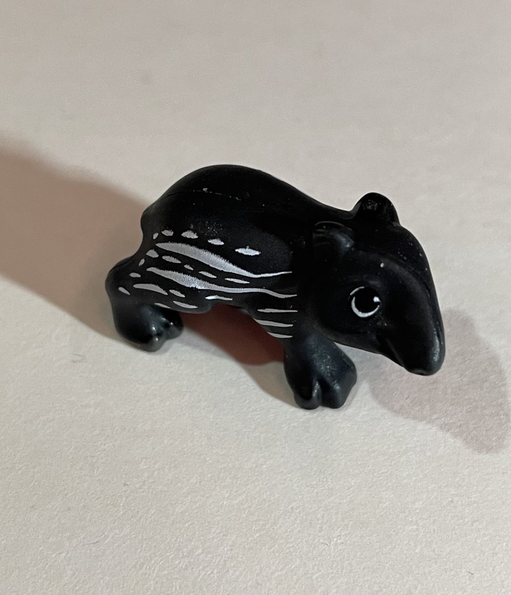 cleaning my house and currently crying over this tapir