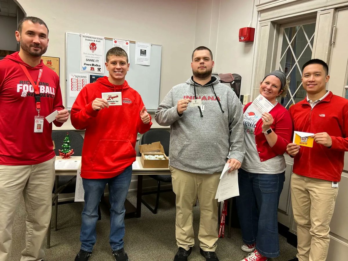 Last week at RHS:
🎵 RHS choirs filled Civic Hall with song.
🎁 <a href="/CISWayneCo/">Communities In Schools of Wayne County</a> and <a href="/StuCoRichmond/">RHS Student Council</a>  hosted the gift garage.
😊 Students and staff enjoyed spirit days… and Mr. Worch had several tributes. 
🍪 Teachers &amp; staff were treated to cookies &amp; gifts by RHS supporters.