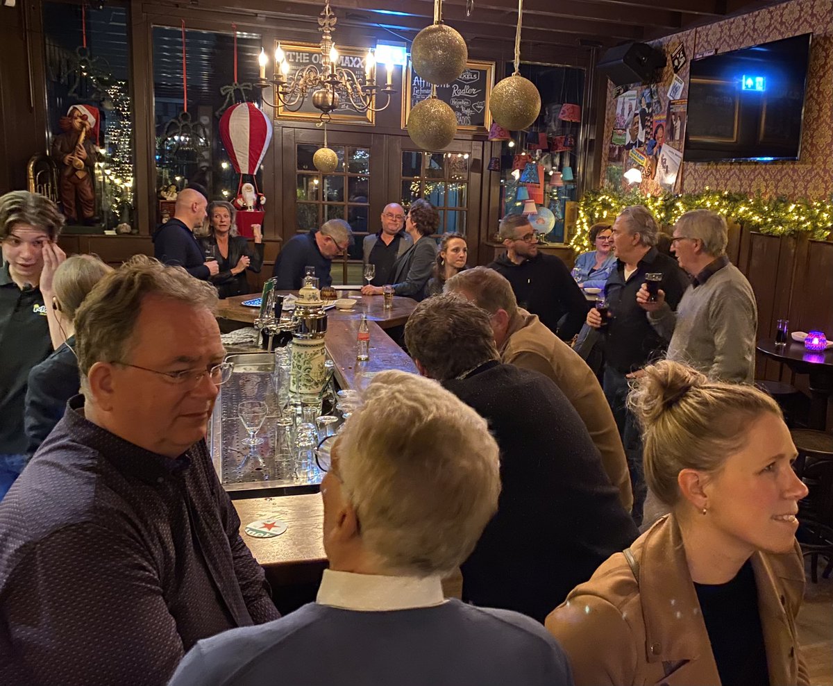 DeGroeneVelden's tweet photo. Businessclub beleeft mooie avond bij The Maxx. Met sport, spel en ontspanning. https://t.co/i8cFps7qb5