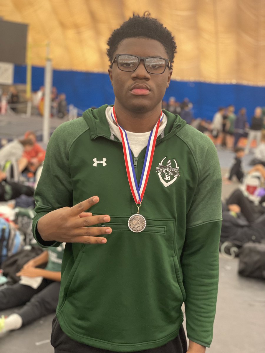 WAVEPRIDE's tweet photo. Sekou Kamau (Demarest Invitational ) 4th place 55 D #wavetrack #wavepride #waveathletics https://t.co/pxqOkUd58X