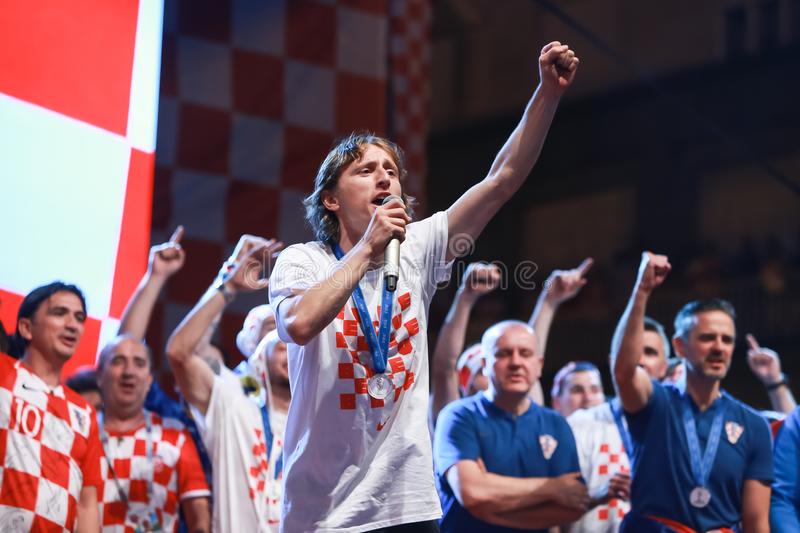 RMadridistaReal's tweet photo. Luka Modrić: de huir de la guerra y pastorear cabras a ser medalla de plata y de bronce en la Copa del Mundo con Croacia. Ejemplo de vida, el mago de Zadar. ¡Gracias por regalarnos tu fútbol! https://t.co/IETtiEBtI8