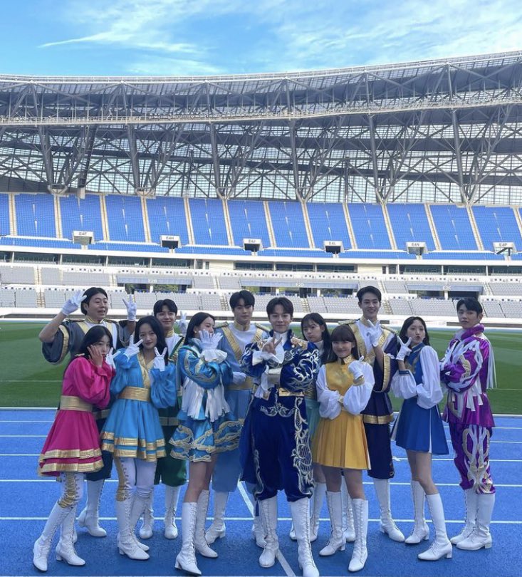 323MYE0N's tweet photo. 8/10 for me!!! This drama makes me look back to my college days!!! UUUGH lol super miss it 😭
THE ENDING IS EVERYTHING, I am satisfied with how their life turns out (esp, couples 🤪)
annyeong, theia <3 cheer up! #CheerUpEp16 #CheerUpFinale https://t.co/M5KXgq0d5x