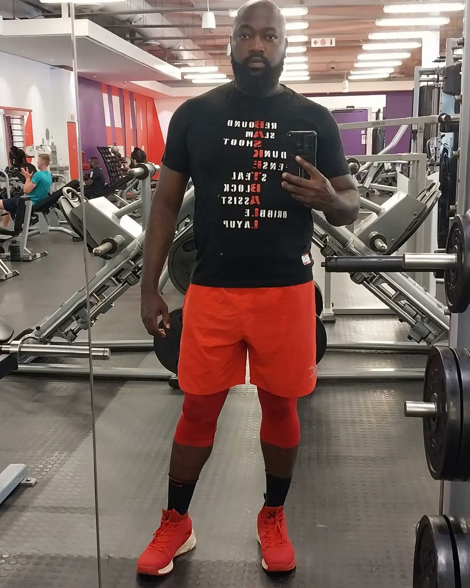 MogulJuice's tweet photo. LOVE Yourself More, the world will catch UP!! #Senseibility #TheBenevolent #Ndlondlo #ChocolateYumYum #FatherFirst https://t.co/Wdp0ldHE8B