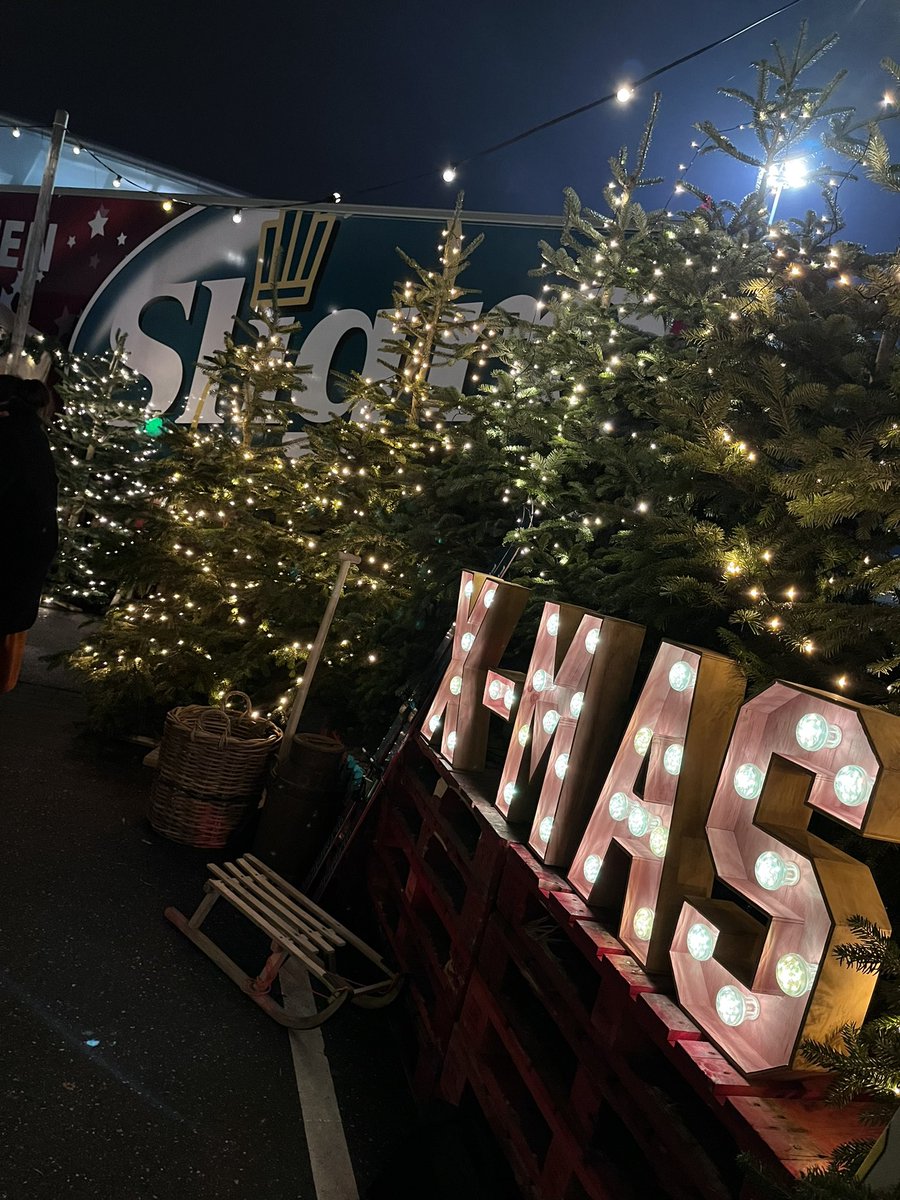 Philip van den Brand tweet media