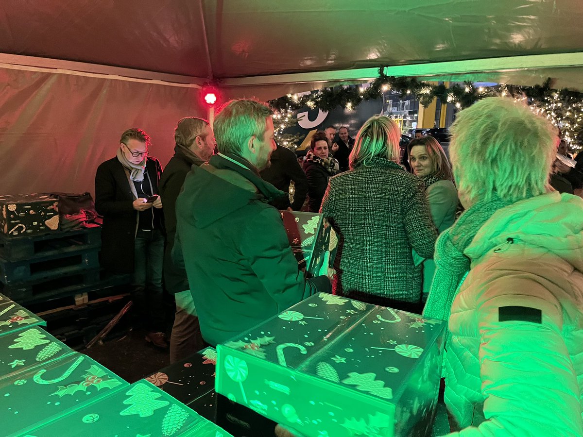 Philip van den Brand tweet media