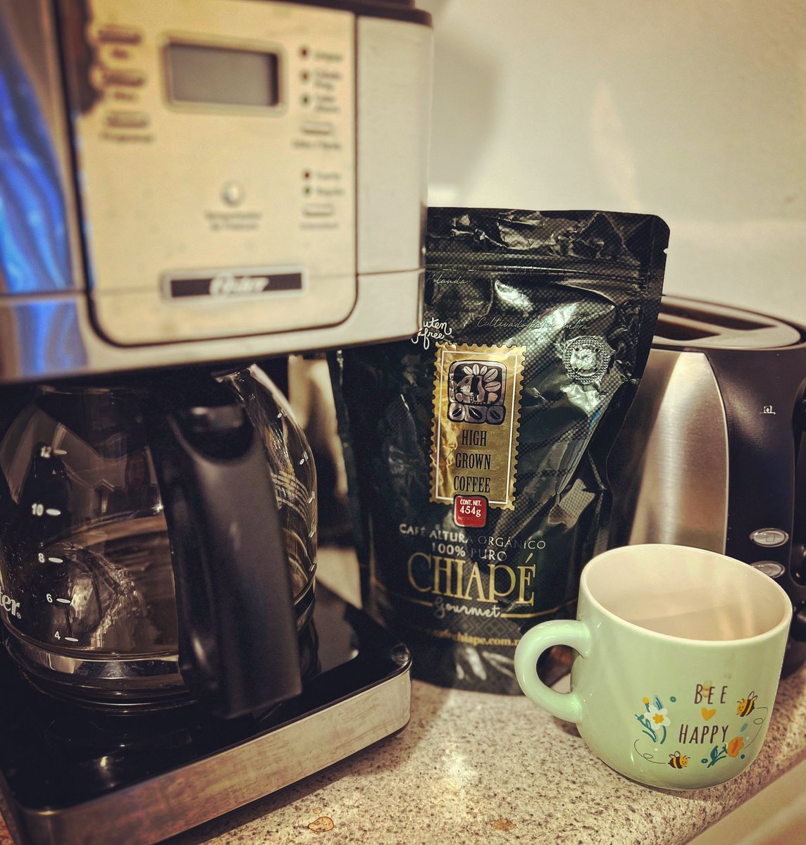 Si para el amor no hay edad, para el café no hay hora! Feliz sábado!! 🌱☕️