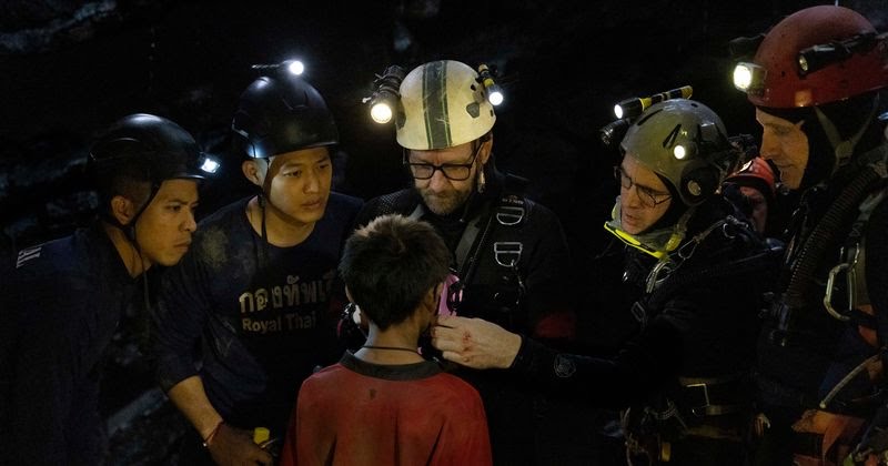 One movie that should have been a part of the awards season is Ron Howard's 'THIRTEEN LIVES'. Here's my review for the riveting piece of cinema based on Thai Cave Rescue.

Full Review: meaww.com/amp/thirteen-l…

#ThirteenLives #RonHoward #FilmTwitter #film @thirteenlives