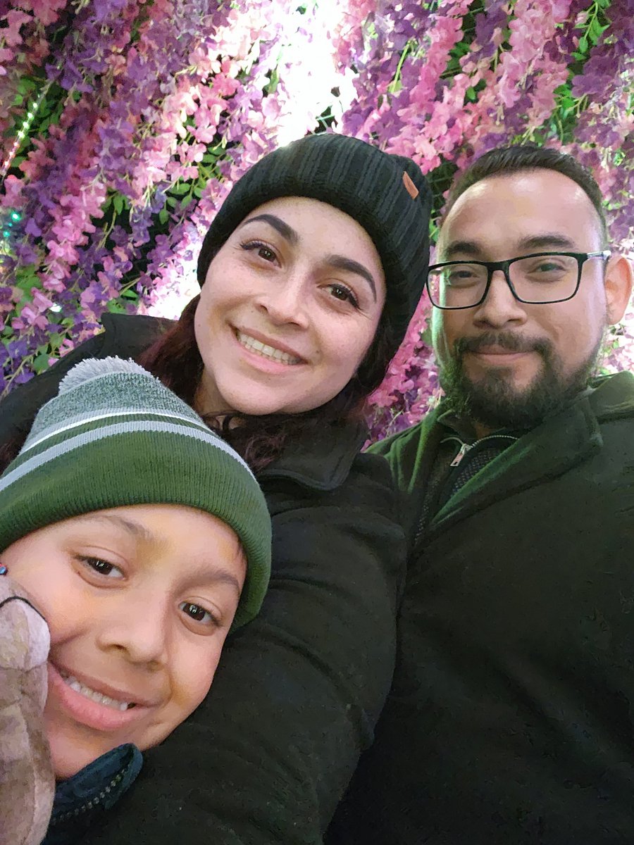 mrscavazos_'s tweet photo. Visiting the @LAZoo lights ✨️ 💖 https://t.co/qXttHEapPp
