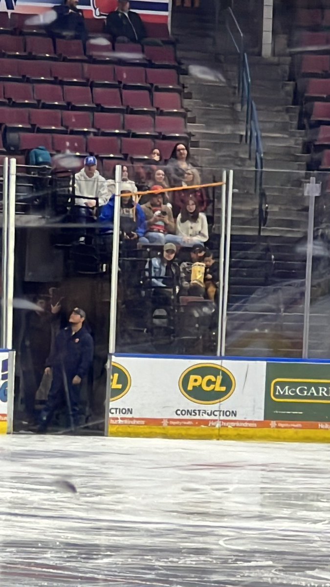 redpatchzero481's tweet image. Only in Bakersfield do you try to repair a stanchion with a ratchet strap. @Condors @MechanicsBArena thanks for the entertainment though
