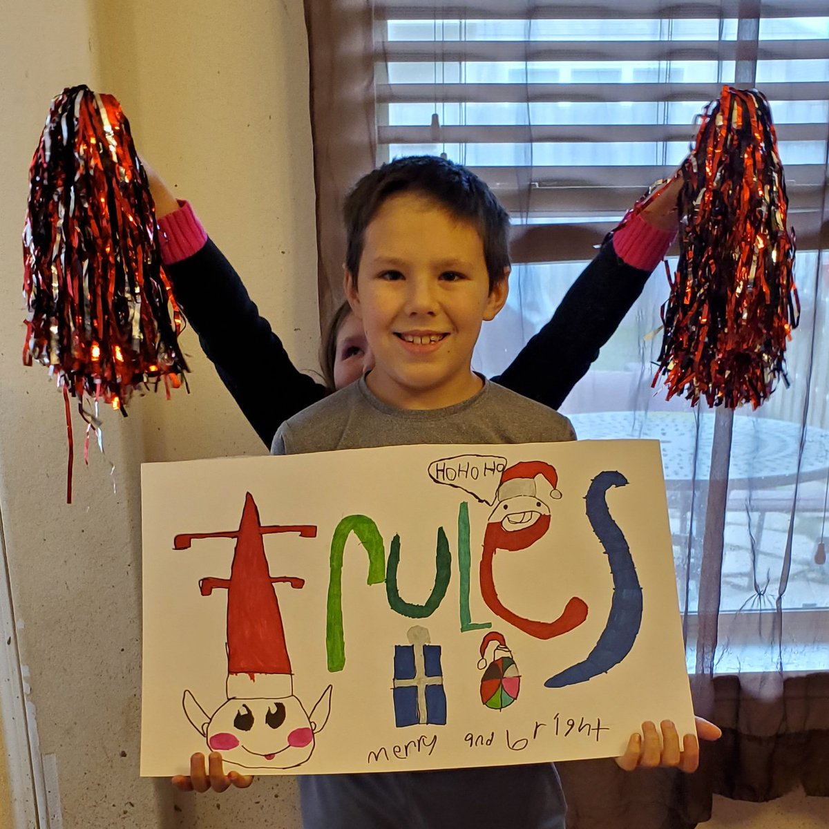 GruvyGurl's tweet photo. My #GruvyGrandkids are natural Sign Makers!!! Look at those awesome signs!!! #Ŧechrules! #LoveTech #GruvyTime #FamilyFunDay #ChristmasVisit #LoveTheseKids https://t.co/SpuVFVfNQq